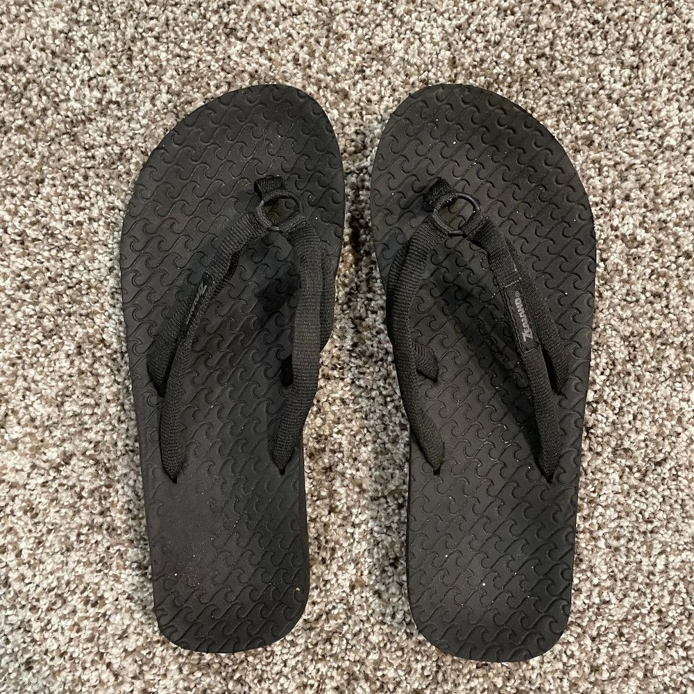 Zealand Flip Flops - Black - Size 8